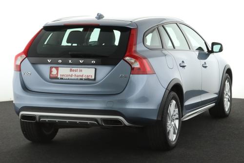 VOLVO V60 CROSS COUNTRY  PLUS 2.0D3 + GPS + PDC + CRUISE + ALU 17