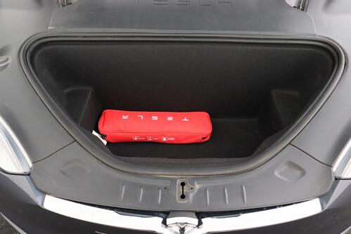 TESLA Model S STANDARD RANGE AWD 443 PK + A/T + GPS + LEDER + CAMERA + PDC + CRUISE + ALU 19