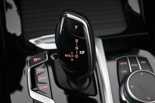 BMW X3 18d sDRIVE DA + GPS + CARPLAY + LEDER + CAMERA + PDC + CRUISE + ALU 18