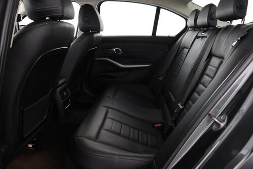 BMW 318 iA M-SPORTPACKET + GPS + CARPLAY + LEDER + PDC + CRUISE + ALU 16