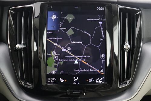 VOLVO XC60 MOMENTUM 2.0D3 + GPS + LEDER + CARPLAY + PDC + CRUISE + ALU 18